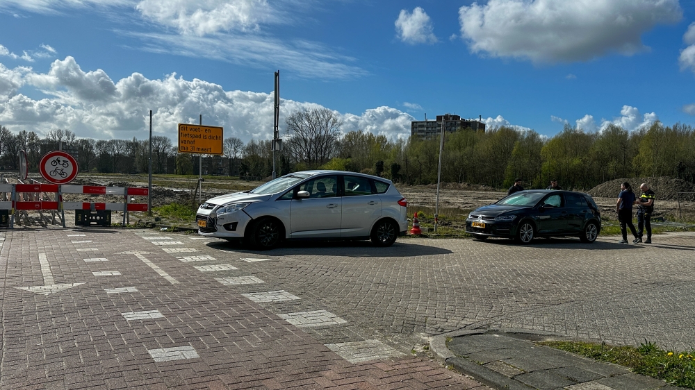 Aanrijding bij wegversmalling op drukke Marathonweg Vlaardingen