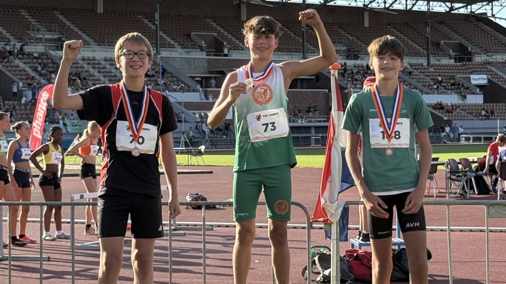 Schiedamse Krijn van Dijk (12) kroont zicht tot Nederlands kampioen verspringen