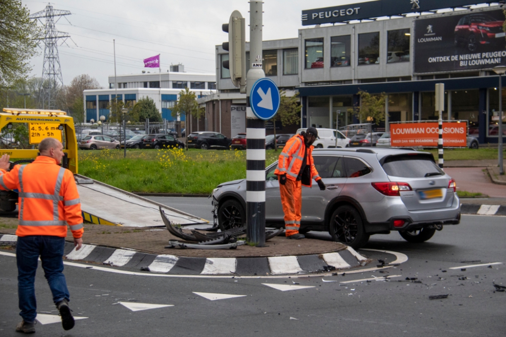 Flinke aanrijding op de 's-Gravelandseweg