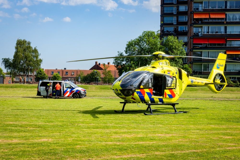 Traumahelikopter landt op Maasboulevard voor inzet in de Gorzen