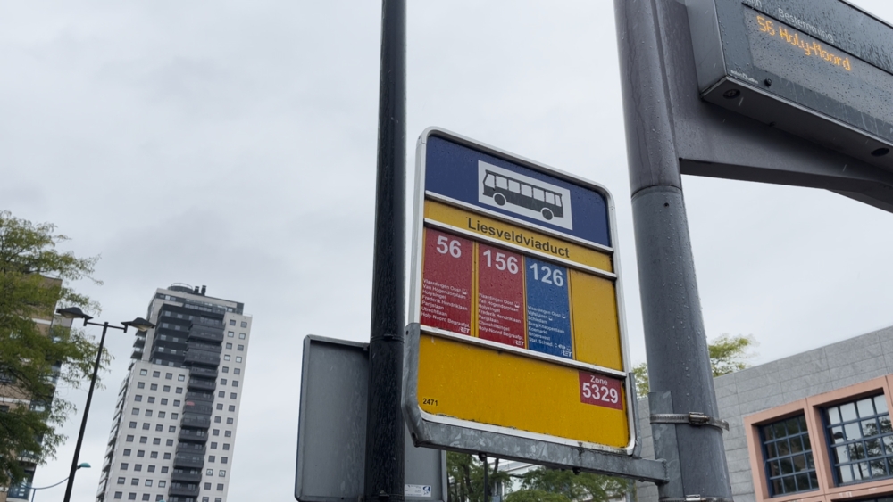 De bushalte op het Liesveldviaduct