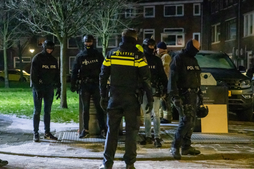 Politie aangevallen na melding geluidsoverlast in Vlaardingen: 'agenten vreesden voor hun leven'