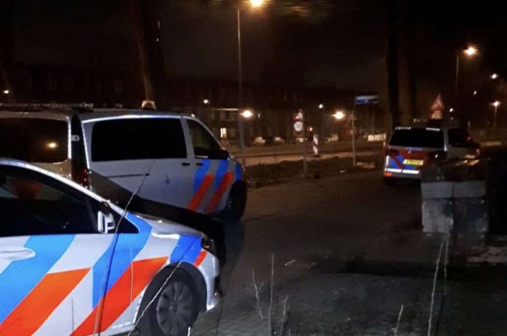 Politie rukt massaal uit voor 'illegaal feest'