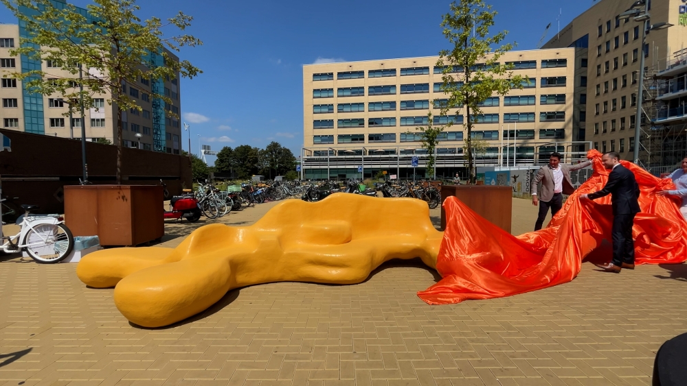Verwijzing naar Barbapapa én ontmoetingsplek: kunstwerk in Schieveste onthuld