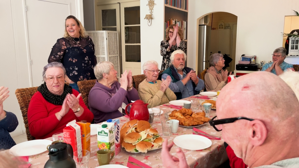 Anna organiseert gratis nieuwjaarsbrunch om na jaren iets terug te doen
