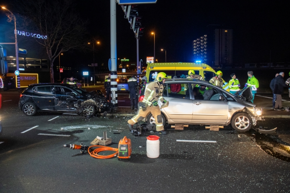 Meerdere gewonden bij aanrijding op de 's-Gravelandseweg