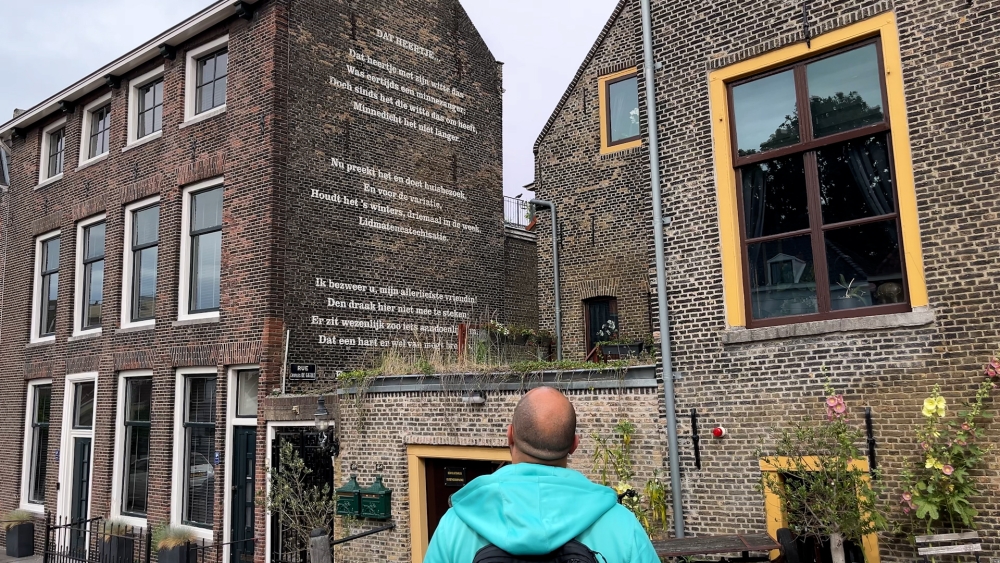 Illegale stadsdichters in Schiedam? ‘Het woord zal verspreid moeten worden’