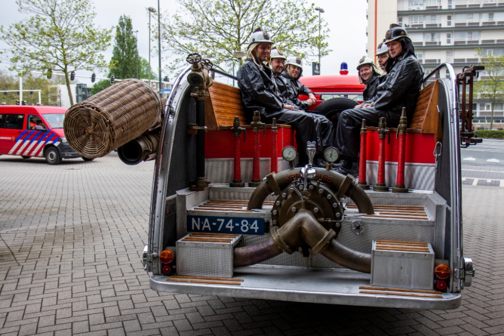 Brandweerwachtcommandant Rudy Büchner op laatste dag in het zonnetje gezet