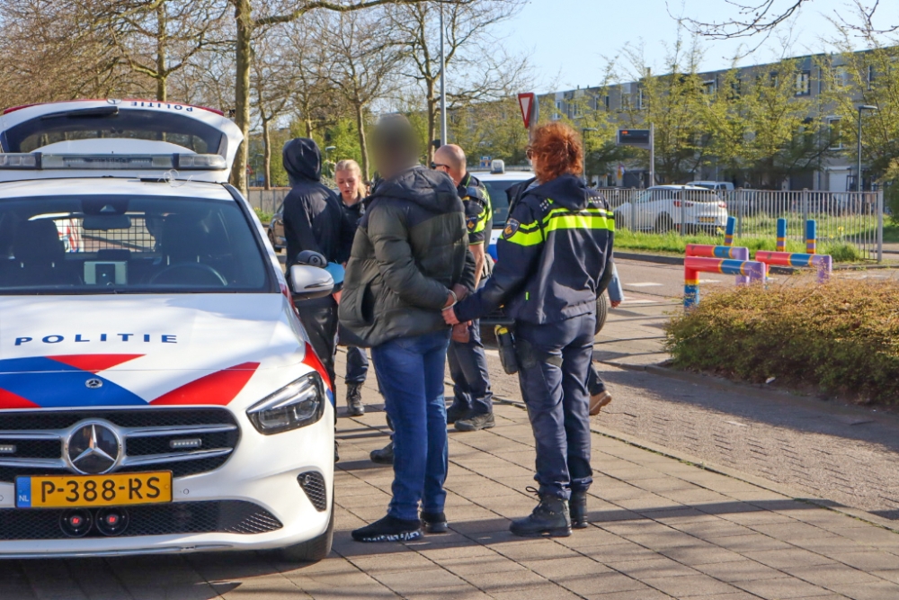 Massale inzet voor jongen met vuurwapen in Sveaparken, wapen blijkt nep