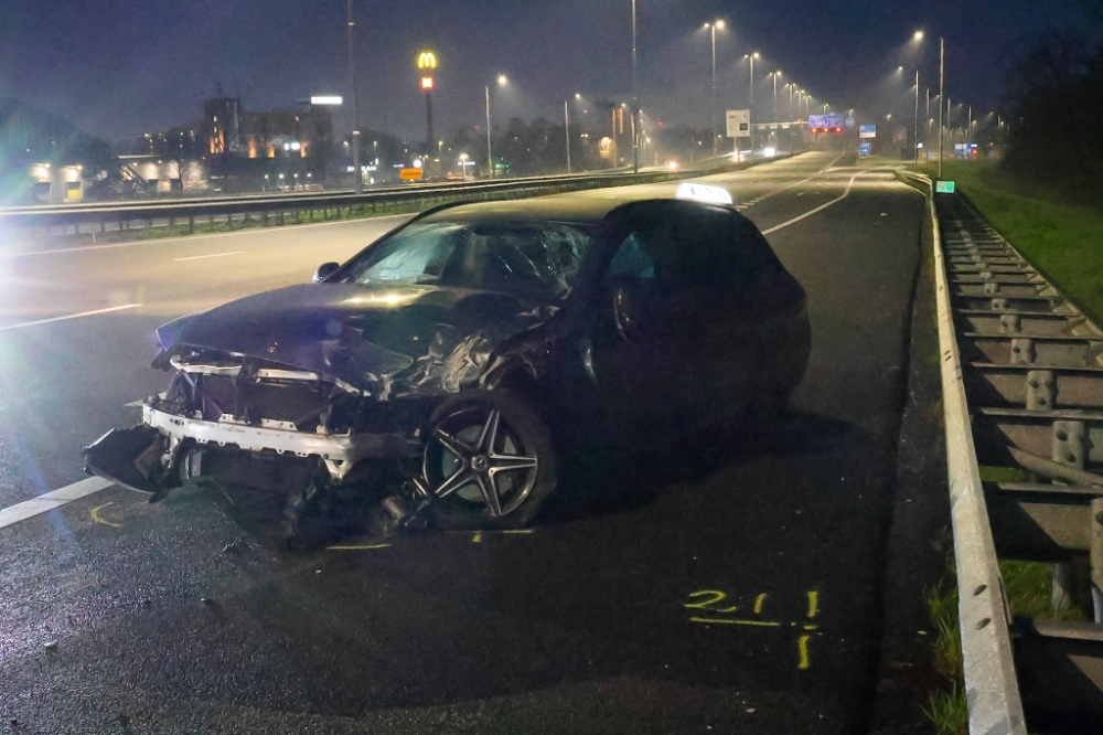 Spookrijder veroorzaakt ongeval op snelweg: A20 urenlang dicht