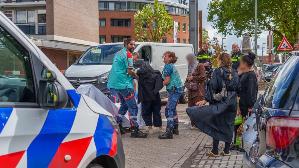 Voetganger gewond na aanrijding met bestelbusje Schiedam-Nieuwland