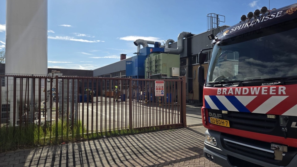 Brand op terrein bij bedrijf Metaltop in Vlaardingen, derde brand in twee jaar tijd