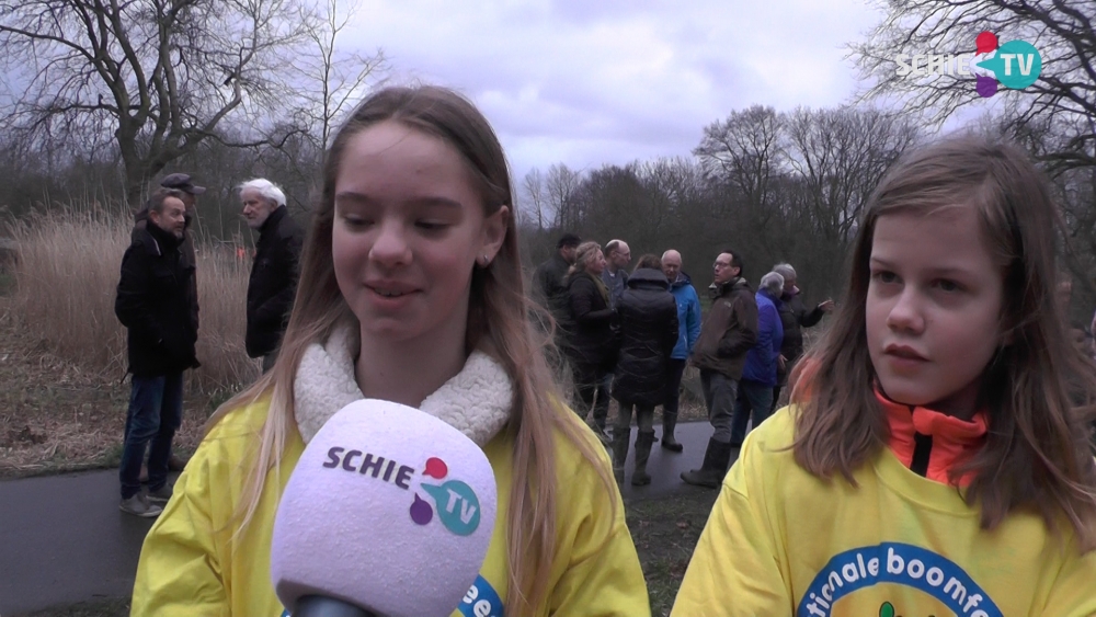 Voor de eerste keer een boom planten; 'Ik ben heel erg nerveus!'