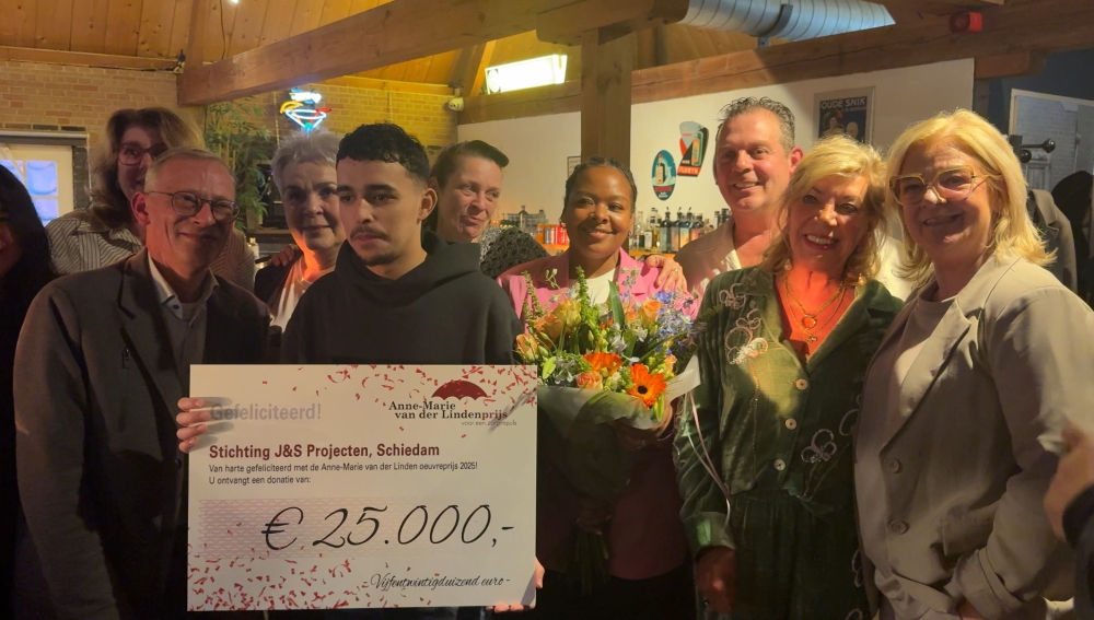 25.000 euro voor Stichting J&amp;S bij allerlaatste Anne-Marie van der Lindenprijs