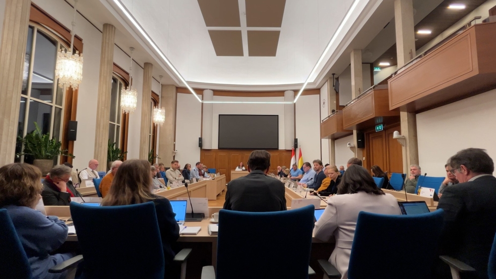 Gemeenteraad zoekt wat het kan doen in drama rond Vlaardings pleegmeisje