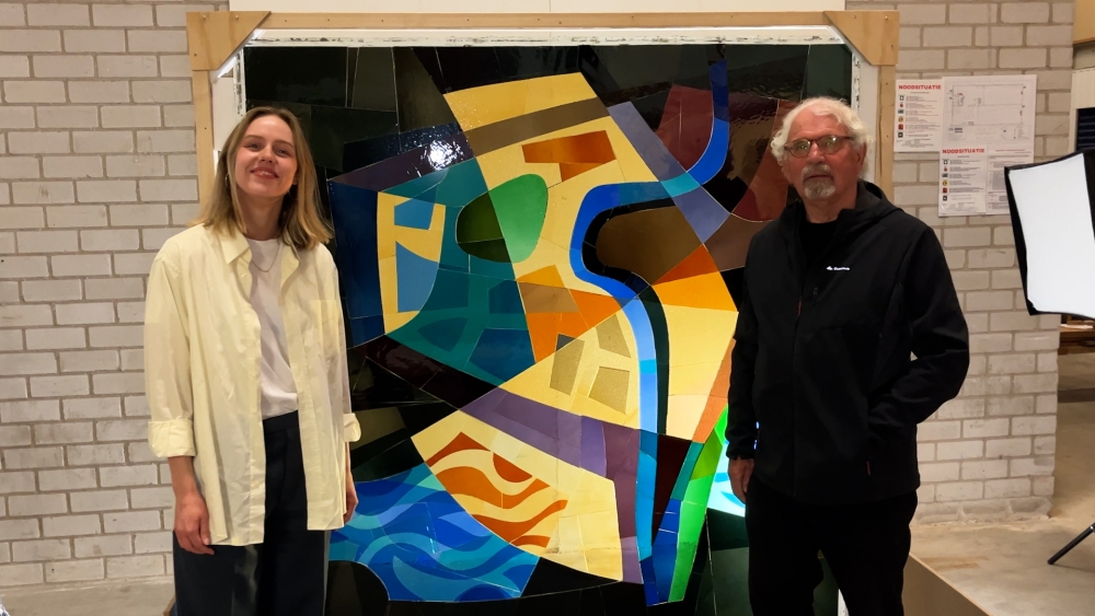 Mari (80) redt kunstwerk uit ONS-gebouw en zoekt naar een mooie plek
