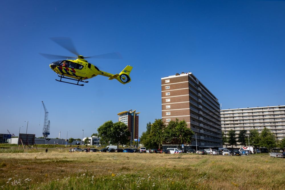 Medische noodsituatie in Schiedam-West, agenten: 'We reden letterlijk op de hoek'