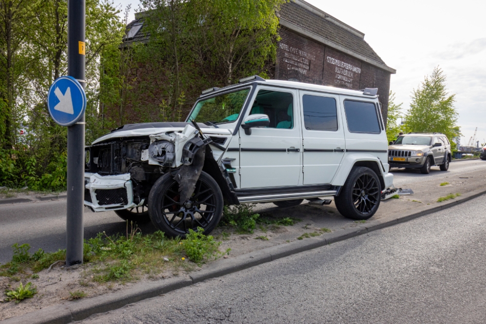 Forse schade aan peperdure wagen na &#039;spelen&#039; met auto&#039;s