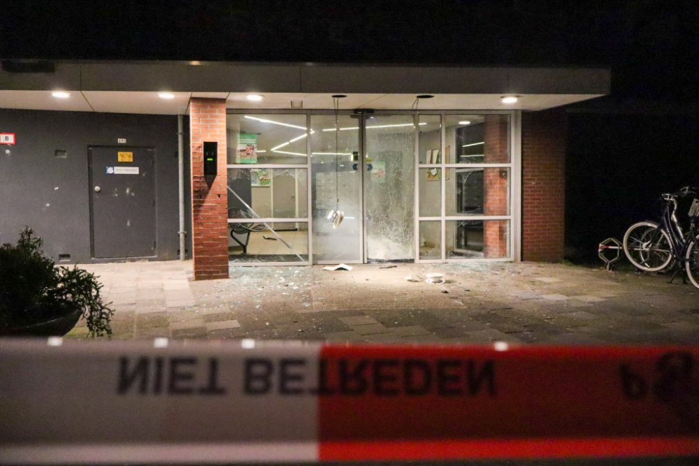 Portiek van flat ernstig beschadigd door explosie