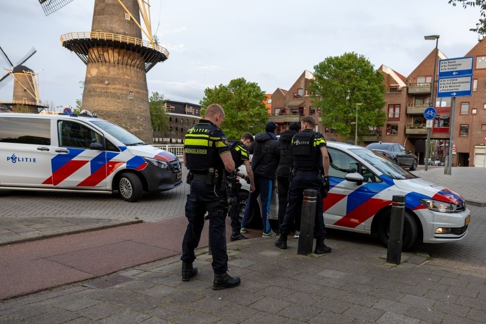Politie blijft fouilleren in Nieuwland en Oost, Kethel geschrapt als risicogebied