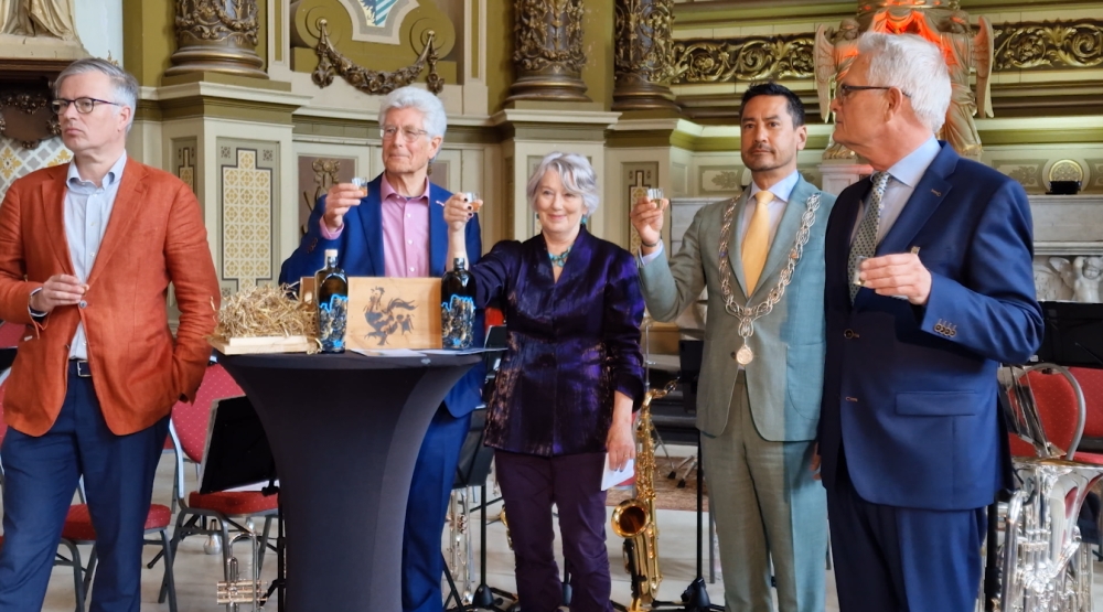 Jaarlijkse Vriendenfles Jenevermuseum in het teken van Schiedam 750