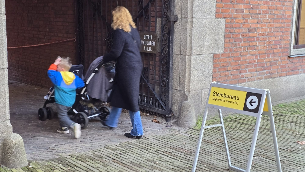 LIVE: Eerste stembureau geopend, vanavond uitslag verwacht