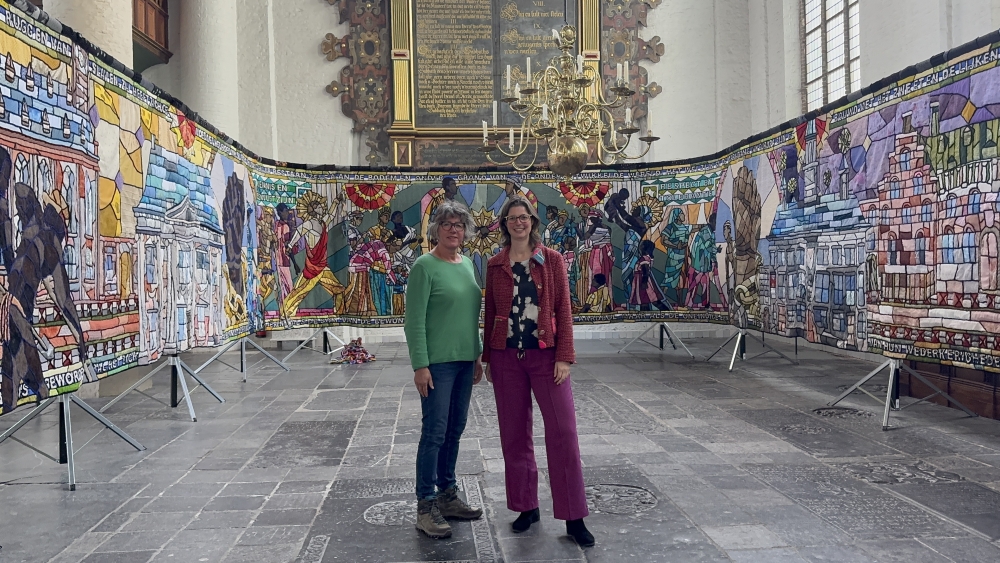 35 meter lang wandkleed over slavernijverleden terug in Schiedam: 'Je voelt de energie'