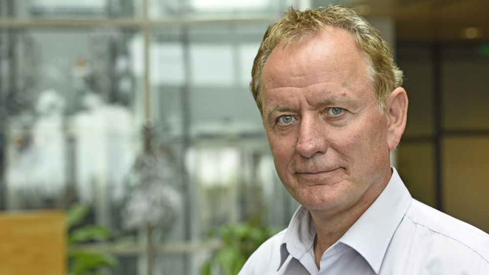 Jan Struijs, oud-voorzitter Politiebond, spreker bij Dodenherdenking in Vlaardingen