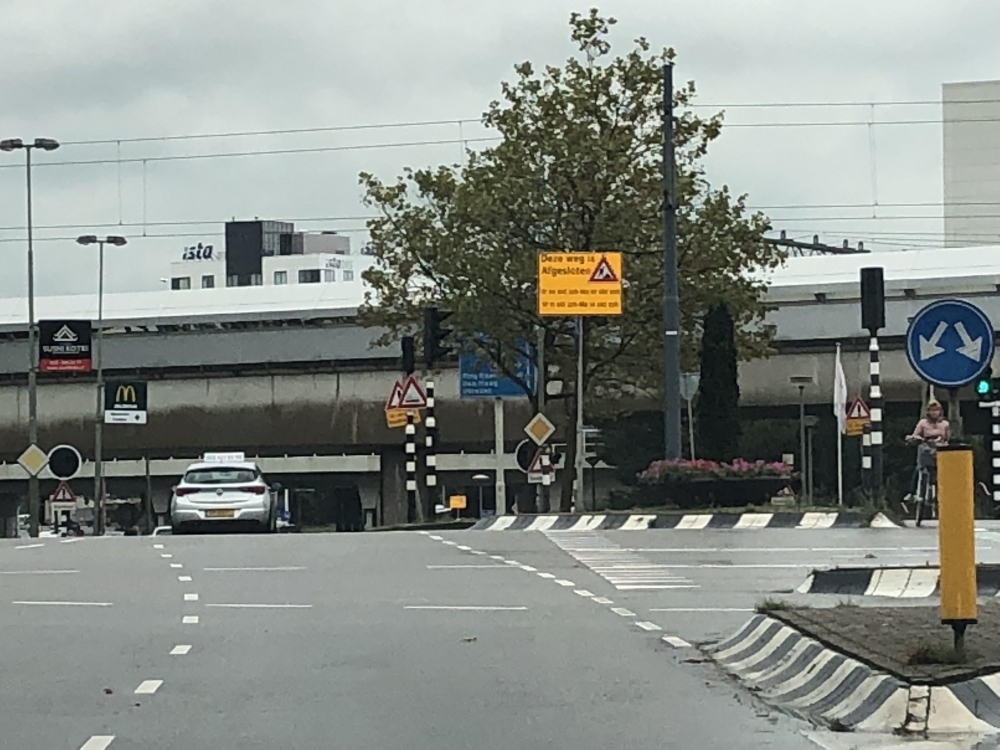 Nu is de 's-Gravelandseweg aan de beurt: asfalteren in delen