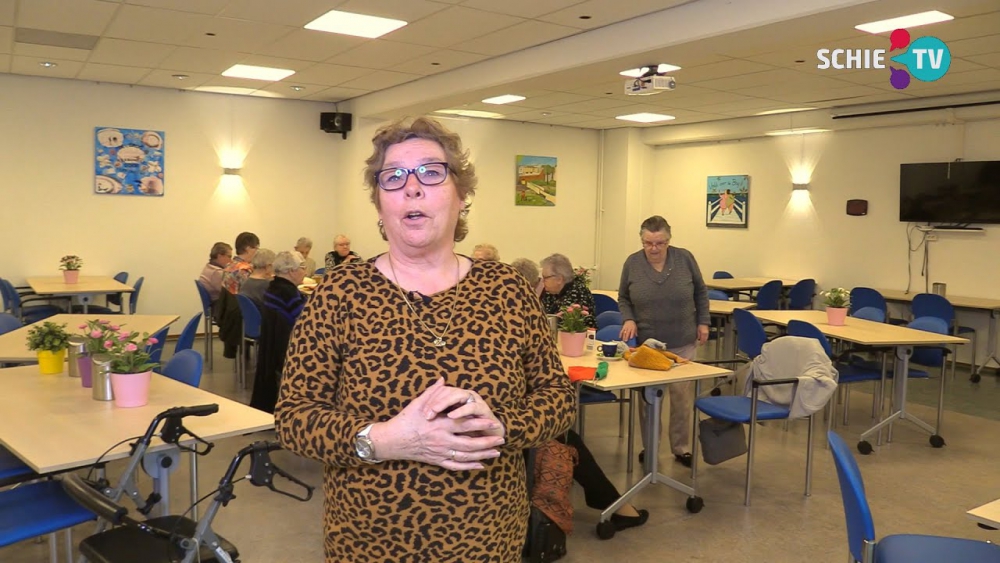 Schiedammers maken geluk: Janny en Wil, ondersteuners senioren knutselclub de Brug