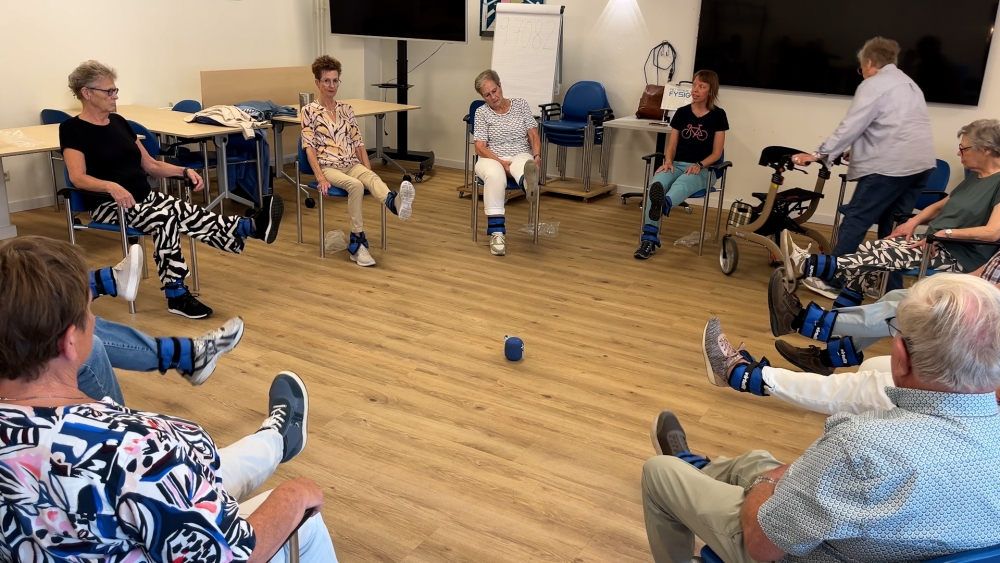 Senioren nemen deel aan valpreventiecursus: ‘Ik wil me zekerder voelen’