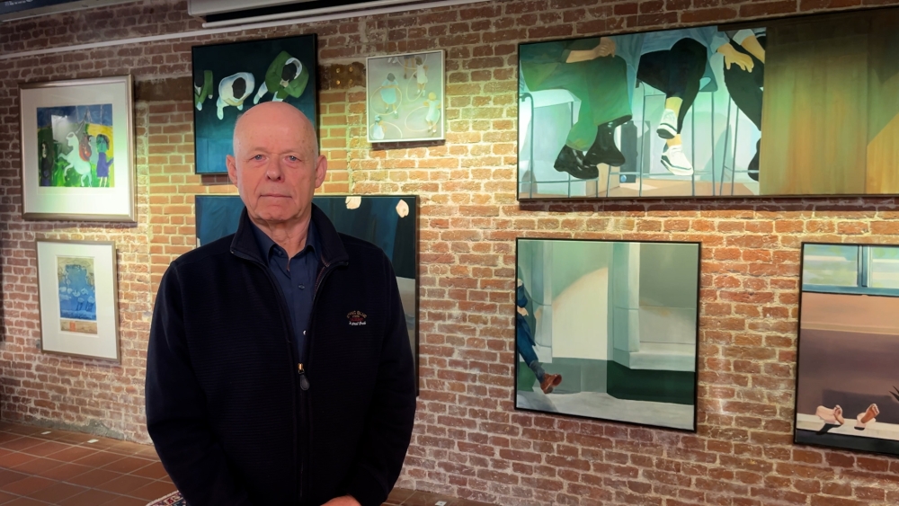 Vlaardingen heeft geheime galerie: ‘Kunst is leuk en er mag bij gelachen worden’