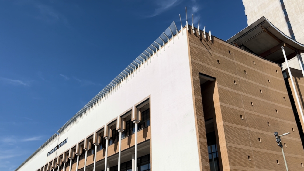 Schrik om gevallen glasplaten in Schiedam: ‘Ik durf hier niet meer te lopen’