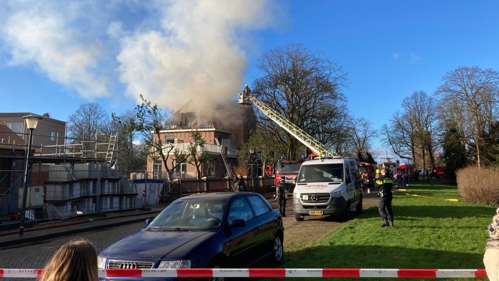 Grote brand in 'Villa Kakelbont' in Vlaardingen