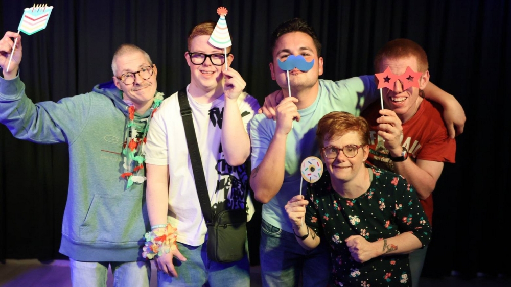 Stichting Voetjes van de Vloer viert 20-jarig jubileum met een groot disco-feest