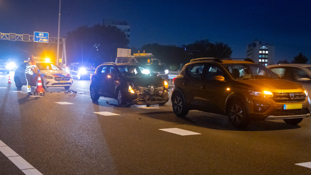 Kop-staartbotsing op A20 Schiedam zorgt voor drukkere ochtendspits