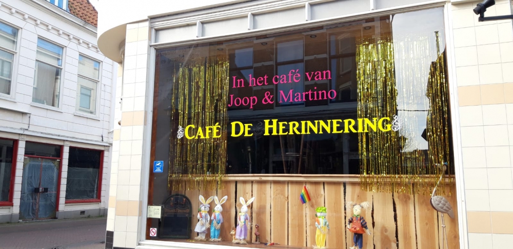 Café-eigenaar: 'surrealistisch, een rare sfeer'