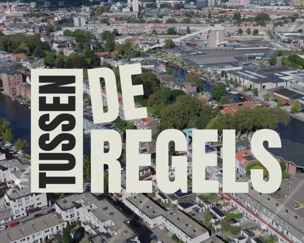 Tussen de Regels