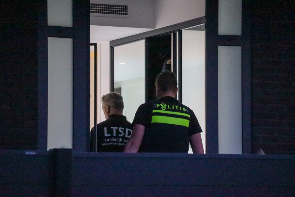 Woning minutieus doorzocht na inval door politie