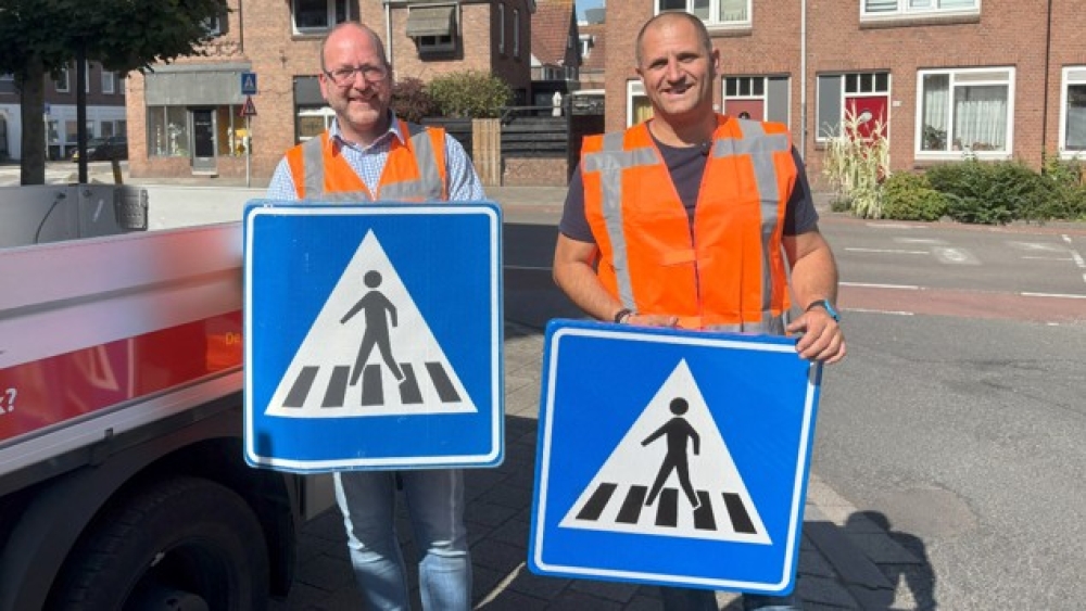 Vlaardingen haalt 1500 verkeersborden weg: 'Auto's herkennen oude borden niet'