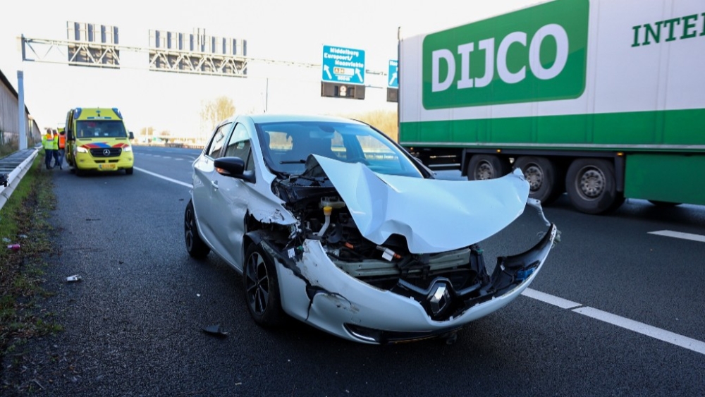 Aanrijding op A20 bij Vlaardingen-West zorgt voor verkeershinder