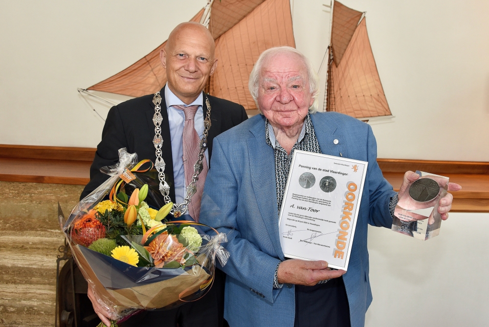 ‘Ware iconen’ Bassie & Adriaan ereburgers van Vlaardingen