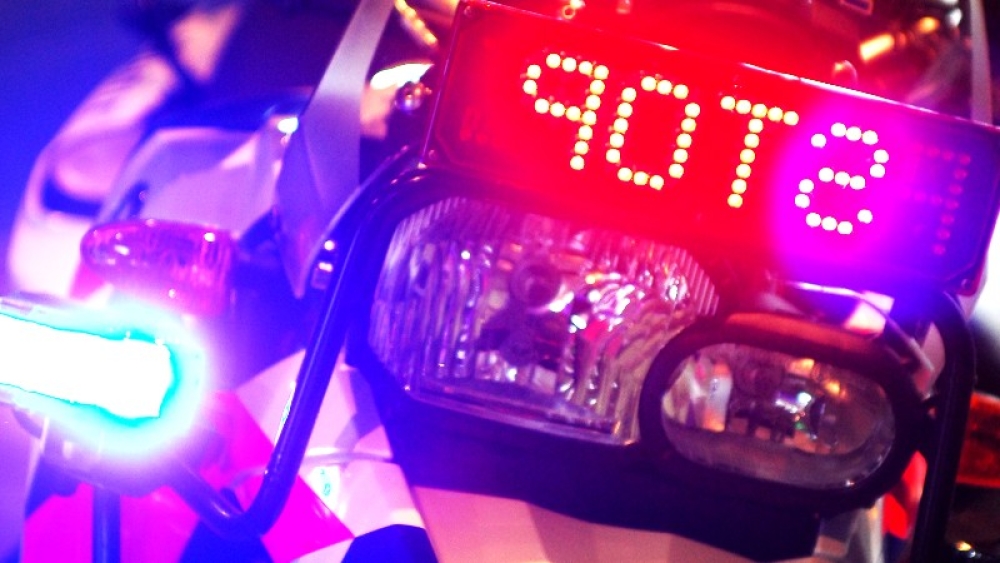 Politie achtervolgt auto van Vlaardingen naar Rotterdam-Zuid