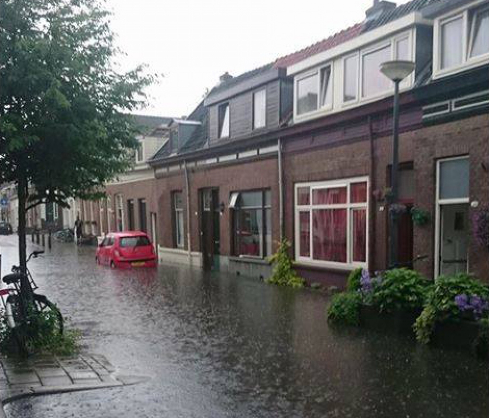 'Vele honderden Schiedamse woningen niet veilig bij hoosbuien'