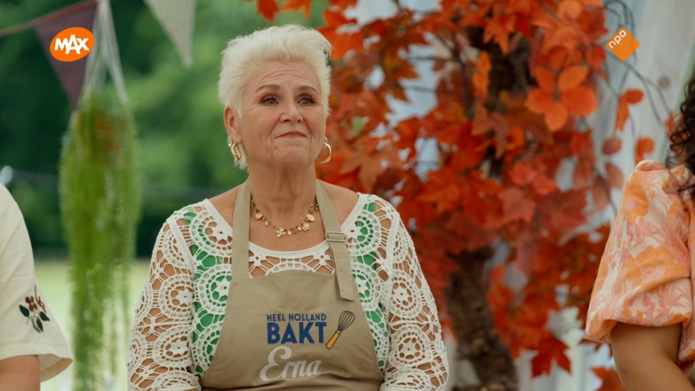 Erna pakt revanche met taart, maar struikelt over tuiles in Heel Holland Bakt