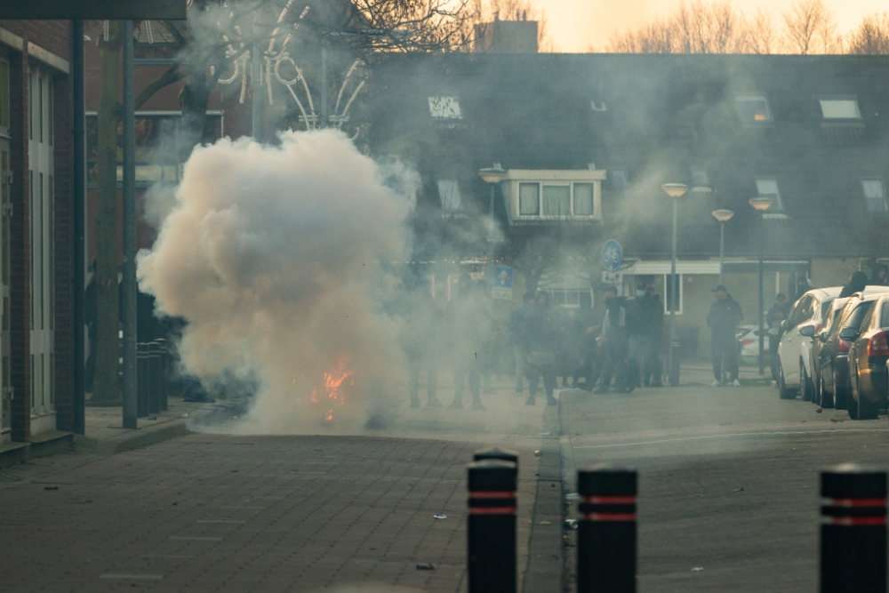 Lamers over relschoppers in Schiedam Noord: 'Gedrag is volstrekt verwerpelijk en onacceptabel', 'winkeliers en bewoners voelden zich bedreigd'