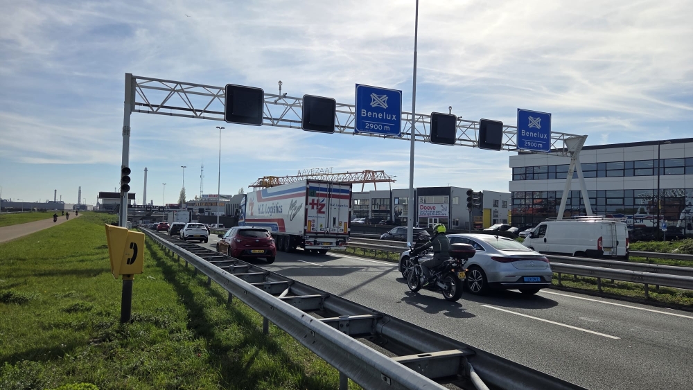 Tunnelbuizen Beneluxtunnel meerdere nachten dicht voor werkzaamheden