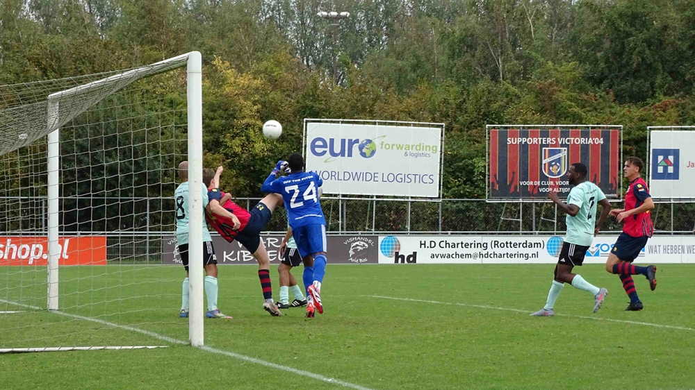 Victoria'04 tegen Zwarte Pijl: spannende strijd met vervelend staartje