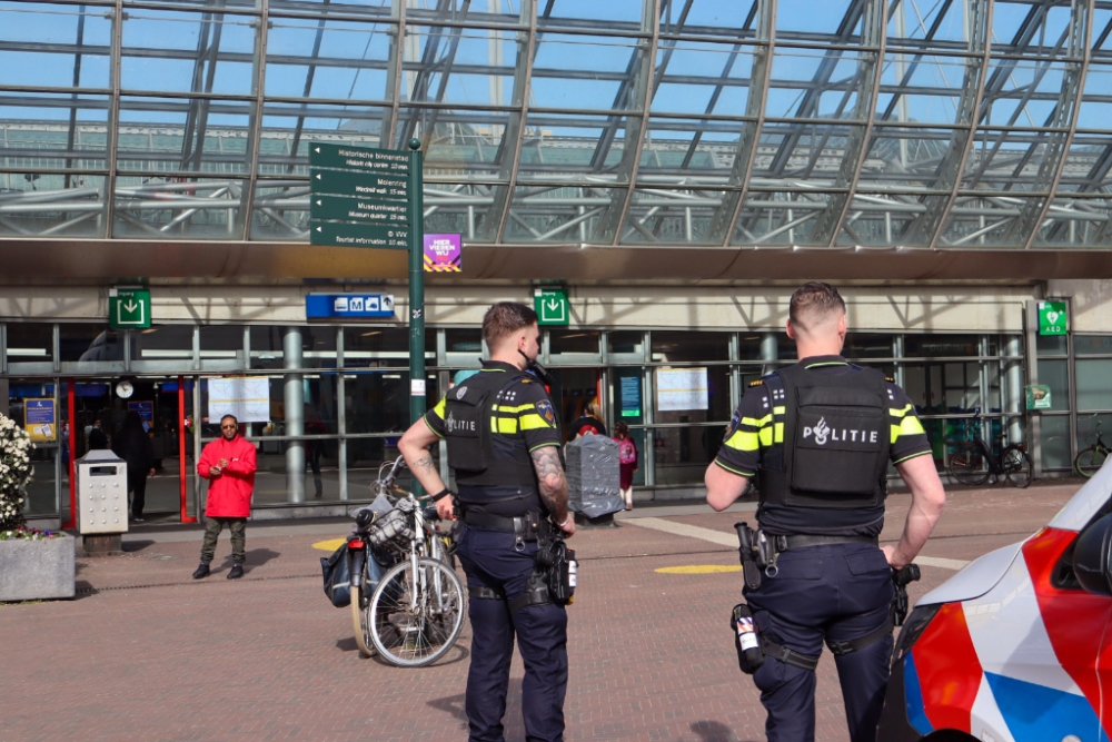 17-jarige jongen aangehouden voor schietincident in metro bij station Schiedam