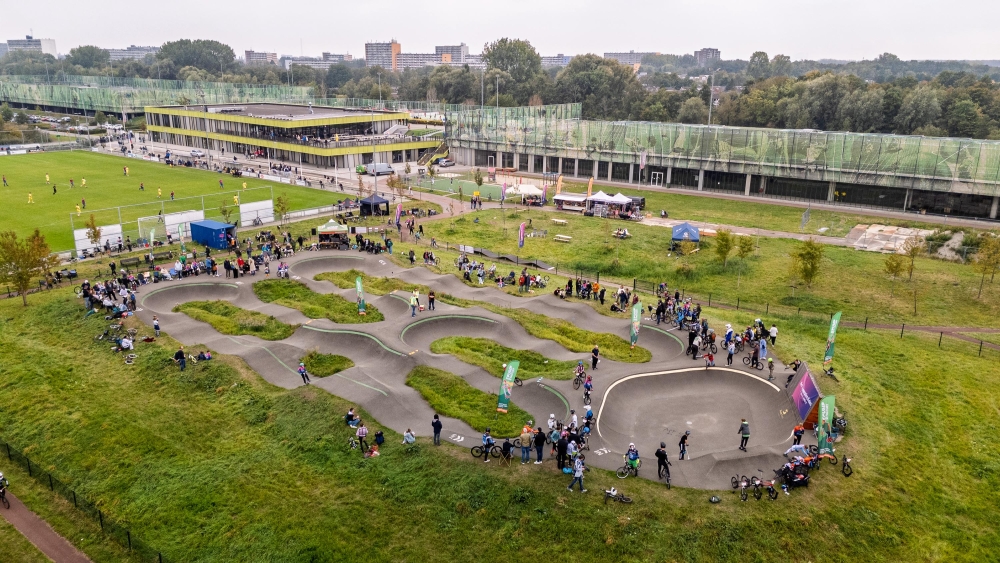 160 deelnemers bij NK Pumptrack in Schiedam, waaronder wereldkampioen